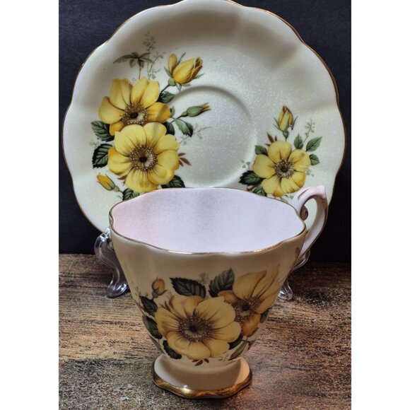 England Royal Standard Yellow Flower Teacup And Saucer Set Fine Bone China - Picture 3 of 7